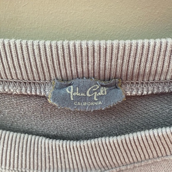 Brandy Melville Cropped Crewneck - Picture 3 of 4